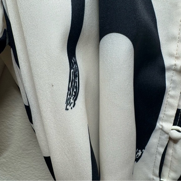 Entro Black and White Abstract Romper - Picture 6 of 9